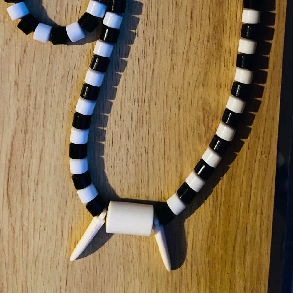 Necklace - Picture 2 of 2
